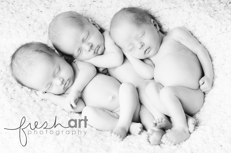 the Freeman triplets are 5 months old! | St. Louis Family Photographers