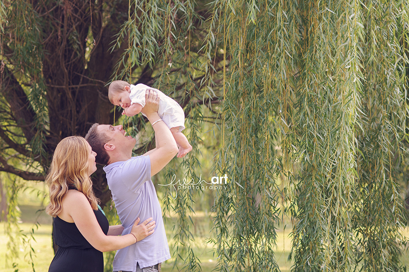 Oliver is sitting up | St. Louis Children’s Photography